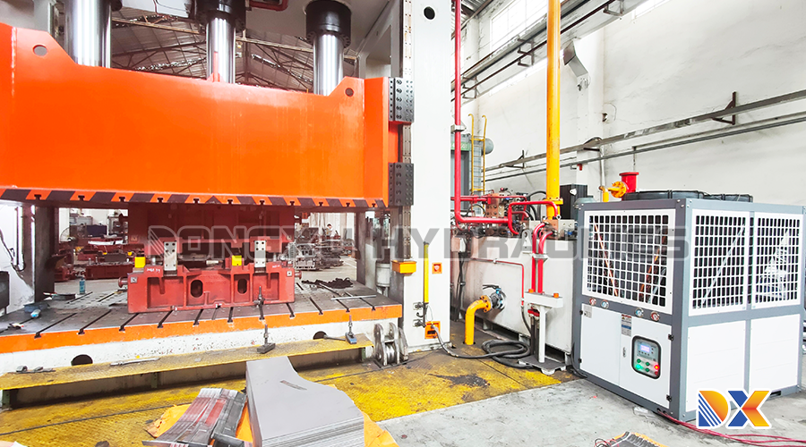 1711413603866500.png 油壓機(jī).png